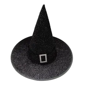 Vue détaillée de chapeau de sorcière à paillettes noires pour fête d'Halloween.