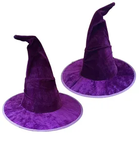 Vue detaillee du chapeau de sorciere en velours violet, design pointu pour Halloween.