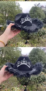 Zwarte western cowboyhoed met veren rand en strass tiara kroon voor feestelijke jurk