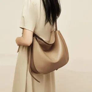 Minimalist casual soft leather tote bag, large capacity commuting single shoulder crossbody bag