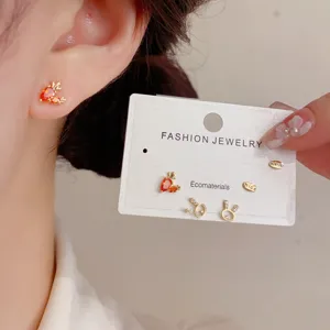 Joli ensemble de boucles d'oreilles lapin et carotte, bijoux fantaisie pour quotidien.
