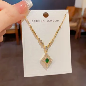 Squisita collana retrò europea in zircone con diamante, dettaglio elegante di lusso catena.