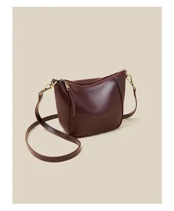 Genuine leather shoulder bag, oil wax texture, casual crossbody design, metal hardware details.