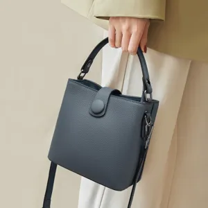 Borsa a Secchiello in Vera Pelle Bovina da Donna Moda Casual Tote Tracolla Spalla Urbano Minimalista Borsa