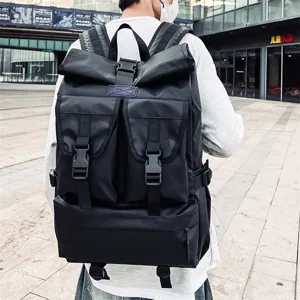Zaino nero da uomo di grande capacità, zaino da viaggio all'aperto per lavoro e sport.