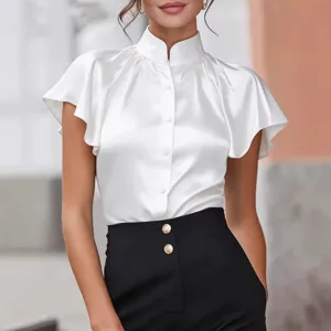 Elegante camicetta bianca a collo alto con maniche a farfalla, top estivo chic da donna.