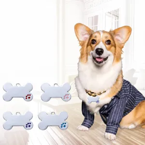 Placa de identificación para perro de metal en forma de hueso grabable personalizada.