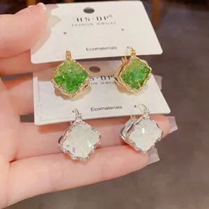 Pendientes de cristal colorido de verano, joyas de lujo hechas a mano dulces y versátiles exquisitas.