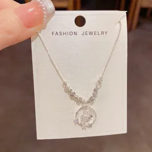 Collar con Colgante de Planeta de Diseño Único Lujo Ligero con Circonia Incrustada Joyería de Cadena de Clavícula para Mujer