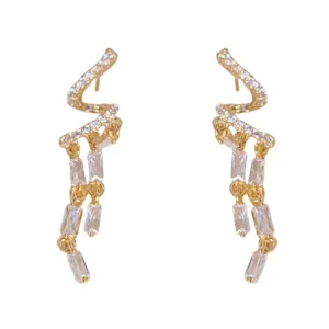 Boucles d'oreilles pendantes torsadées en zircon exquises avec pierres brillantes pour femmes.