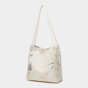 New Chinese style casual shoulder tote bag for women, large capacity commuter handbag.