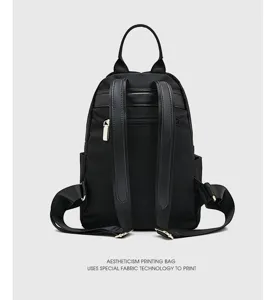 Elegante zaino nero da donna, zainetto casual da viaggio con ampio spazio di carico.