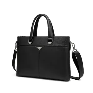 Borsa da lavoro ventiquattrore in vera pelle nera con manici e tracolla per uomo.