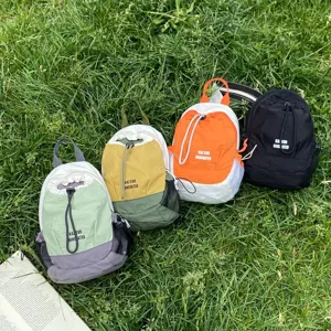 Pequeña mochila de exterior ligera casual viaje senderismo multiusos muy práctica