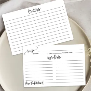Vista dettagliata di schede di ricette minimaliste con note di cottura e ingredienti.