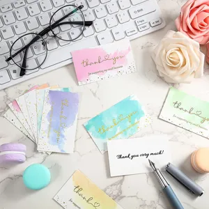 Cartes de remerciement aquarelle avec dorure à chaud, idéales pour emballages cadeaux.