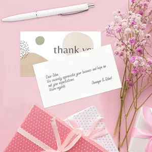 Cartes de remerciement minimalistes modernes pour entreprises et décoration de cadeaux.