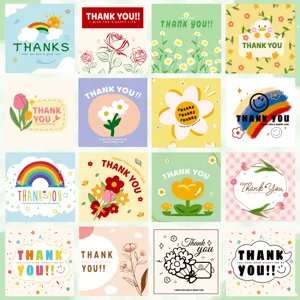 Primer plano de detalles de tarjetas de agradecimiento cuadradas con dibujos animados minimalistas.