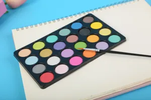 Ensemble de palette de peinture aquarelle solide avec pinceau fin pour dessin d'art