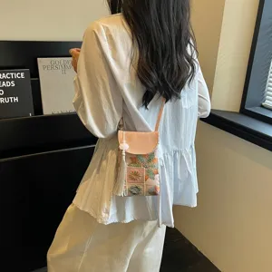 New Chinese style ethnic embroidered mobile phone bag, chic crossbody mini handbag for women.