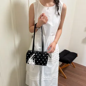 Bolso de boliche de lunares blancos y negros con colgante de perlas, bolso de hombro para mujer.