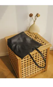 Genuine leather vintage tote bag for women, minimalist large capacity commuter shoulder bag.