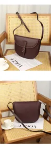 Genuine leather retro saddle bag, large capacity vegetable tanned cowhide shoulder messenger bag.