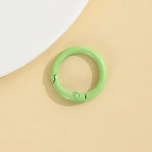 Groene zinklegering veer ronde ring gesp voor DIY sieraden, sleutelhanger en accessoires.