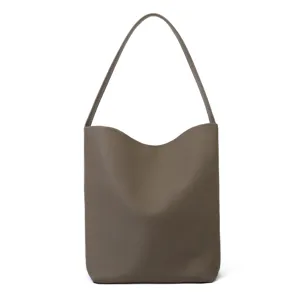 Premium leather shoulder bag for women, large capacity minimalist hobo tote bag for daily commute.
