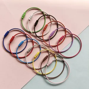 Bunte Metallkabel-Schlüsselanhänger, drehbare Schraubenschlaufe für DIY-Taschenzubehör.