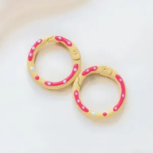Detail view of the cute donut spring ring, perfect for DIY jewelry and keychain accessories.