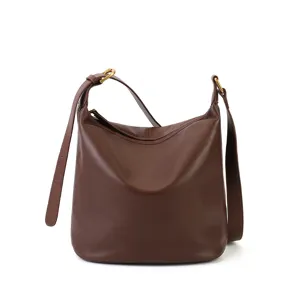 Brown soft leather shoulder bag for women, large capacity casual hobo tote bag for daily use.