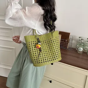 Grüne gewebte geflochtene Tasche elegante Schultertasche Handtasche für Damen Alltag.