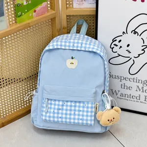 Sac à dos en toile à carreaux bleus de style japonais avec broderie de pomme et ourson.
