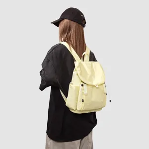 Sac à Dos de Voyage Léger en Nylon Imperméable Décontracté pour Femmes Sac d'École pour Commuter Mode Extérieur