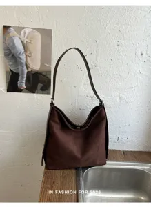 Retro large capacity women shoulder bag, vintage brown suede tote bag for autumn and winter.