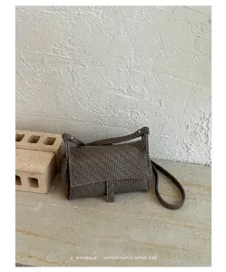 Minimalist retro woven crossbody bag for women, stylish versatile small square shoulder bag.