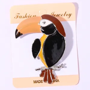 Cute toucan enamel brooch pin, colorful painted cartoon bird lapel pin for women and girls.