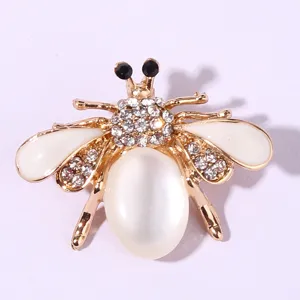 W838 Cute Bee Brooch For Women High Grade Cartoon Insect Alloy Rhinestone Artificial Pearl Enamel Brooch Pin For Suit Fashion Jewelry
