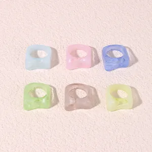 Colorful acrylic geometric ring set of 6, trendy resin stackable fashion jewelry for women.