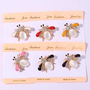 Exquisite rhinestone bee brooch pin set, fashionable crystal enamel insect lapel jewelry for women.