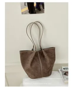 Chic καφέ τσάντα tote από σουέτ με διπλά χερούλια, ευρύχωρη γυναικεία τσάντα ώμου.