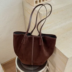 Καφέ τσάντα σουέτ ώμου για γυναίκες, μεγάλη μινιμαλιστική τσάντα για καθημερινή χρήση και εργασία.