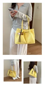 Stylish women's woven tote bag large capacity shoulder bag summer commuting casual handbag
