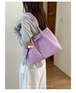 Large capacity light purple woven shoulder tote bag stylish commuter handbag for women
