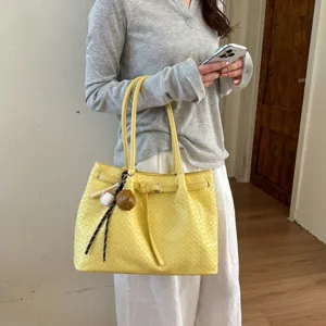 Women Woven PU Leather Large Capacity Tote Bag Trendy Stylish Commuting Shoulder Handbag With Charm Elegant Everyday Shopping Bag