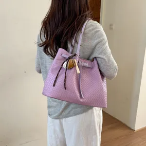 Large capacity woven shoulder tote bag stylish summer commute purple leather handbag for women