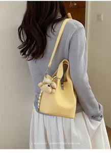 Borsa Secchiello in Pelle PU da Donna Borsa a Tracolla Casual con Ciondolo Orsetto