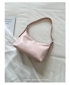Minimalistische roze PU lederen oksel schoudertas vintage chic dumpling tas detail