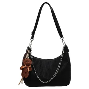 Schwarze gewebte Umhängetasche für Damen Casual Schultertasche mit Kette und Bärenanhänger